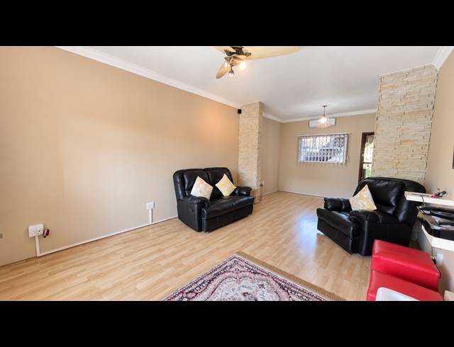 2.5 BEDROOM APARTMENT FOR SALE IN GLENWOOD